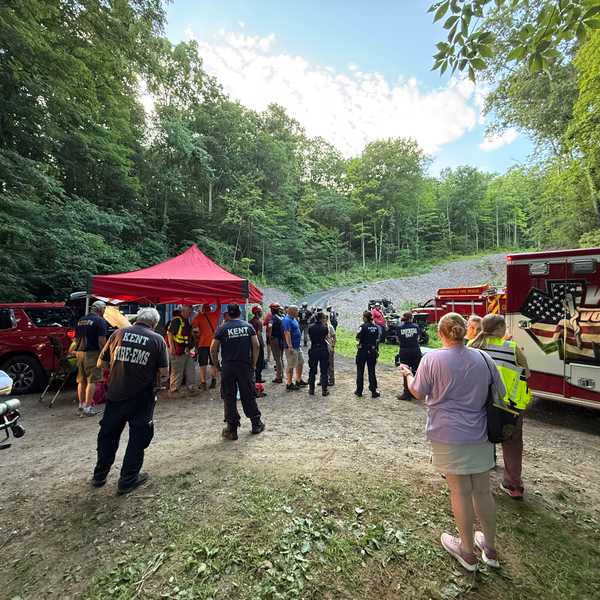 Three rescuers suffer heat-related illness after rescuing injured hiker on Appalachian Trail