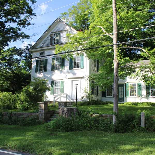 Jasper Johns-linked nonprofit eyes 22.5-Acre Sharon property