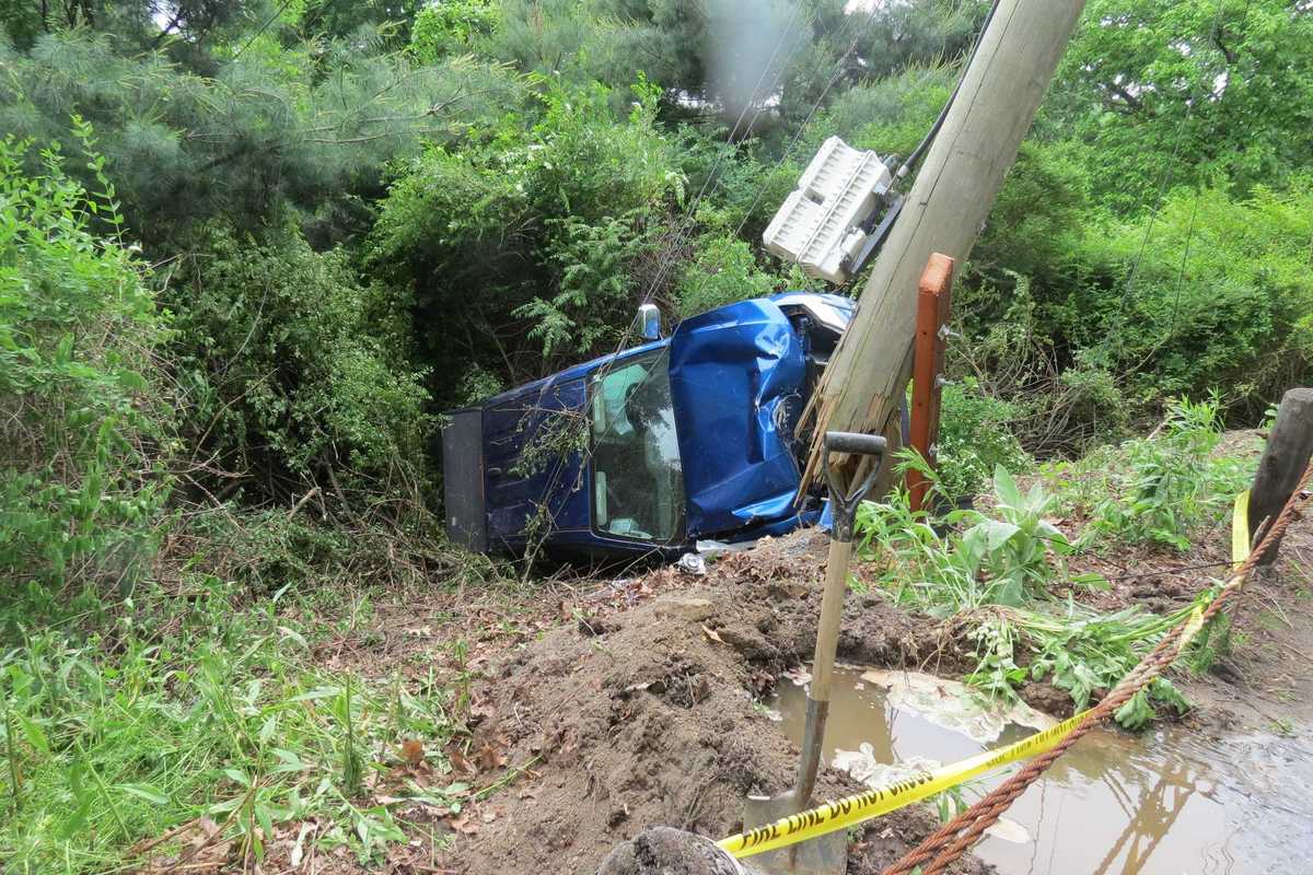 Early morning Kent crash sends car into ditch, disrupts traffic on Rt. 341