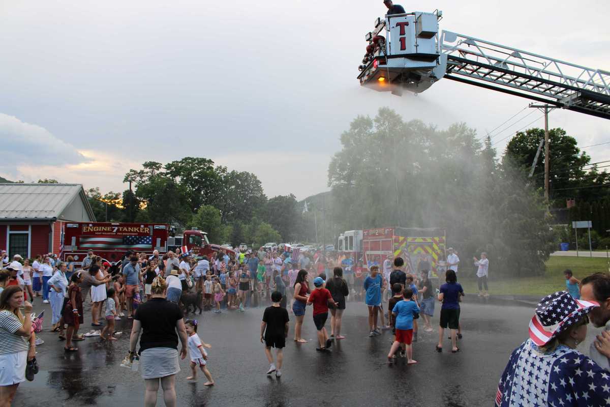 Kent hosts two-day celebration, adapts plans to account for extreme heat