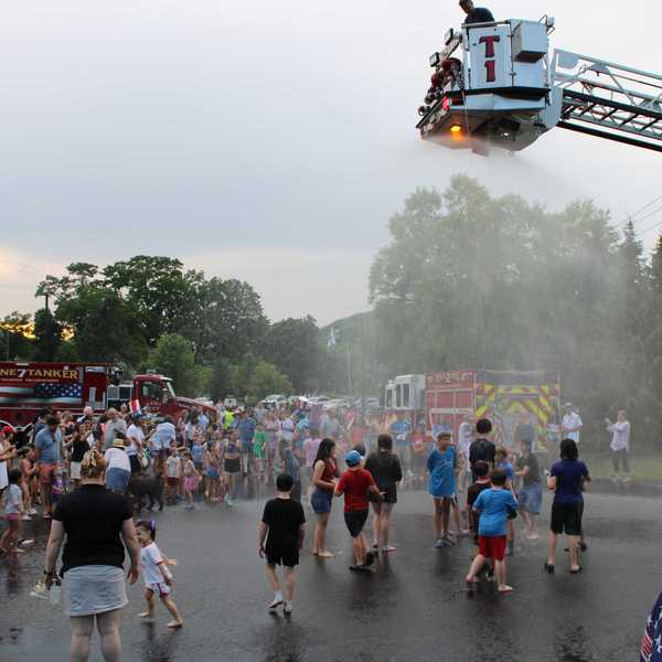 Kent hosts two-day celebration, adapts plans to account for extreme heat