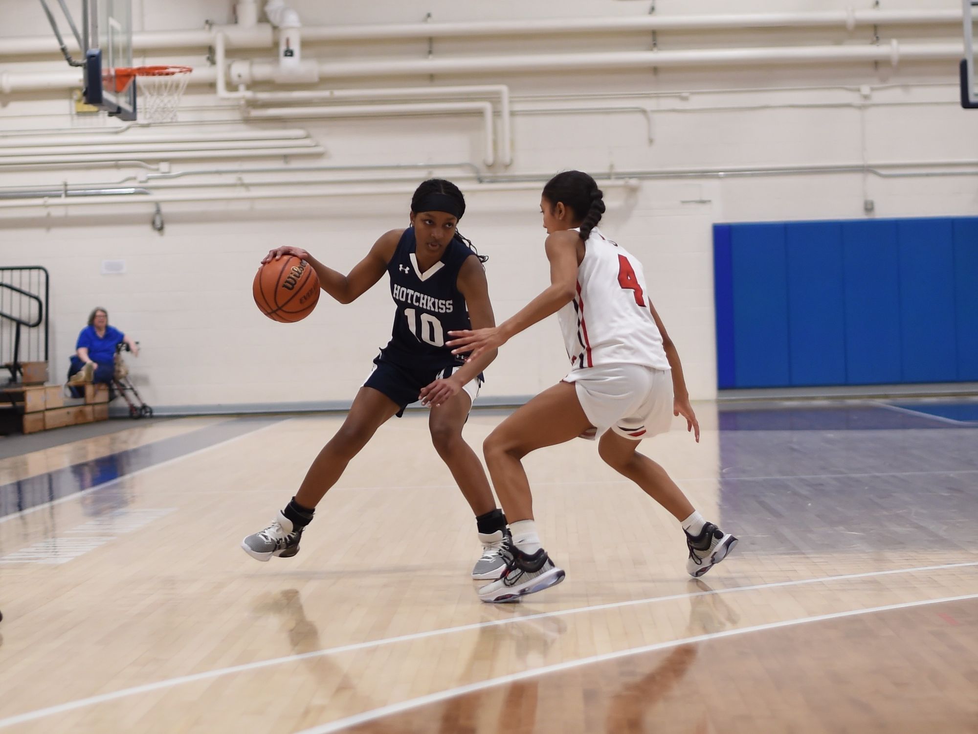 Hotchkiss girls cruise to 61-37 win over Kingswood