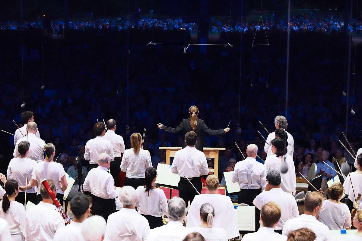 Handler debuts, Hadelich dazzles in thrilling night at Tanglewood