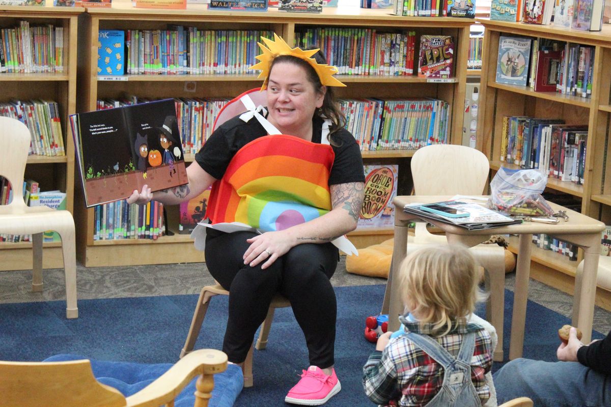 Costumes kick-off Halloween