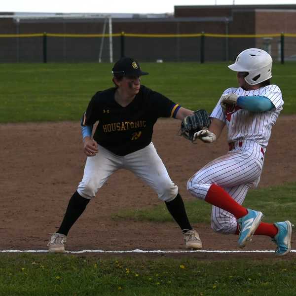 Mountaineers fall 3-0 to Wamogo