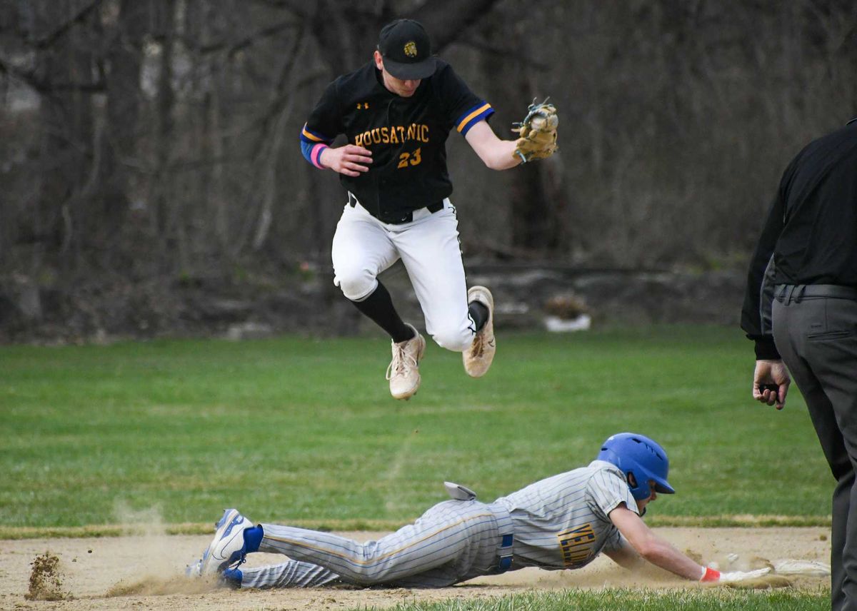 Housy baseball beats Gilbert, 7-2