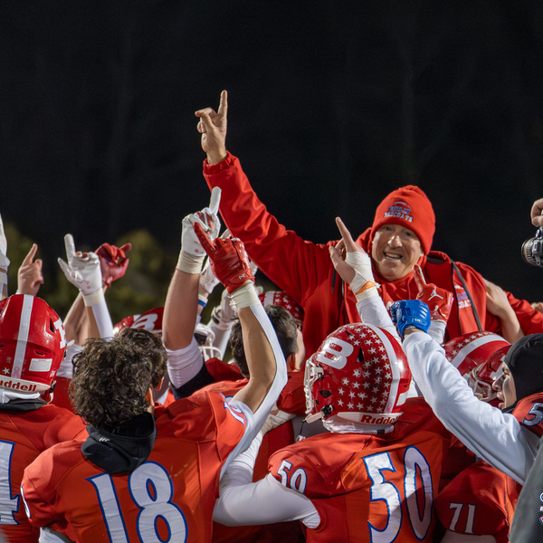 Connecticut crowns football state champs