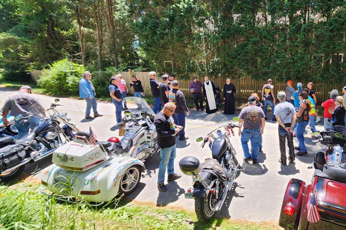 Sanctifying spokes and spirits in Salisbury
