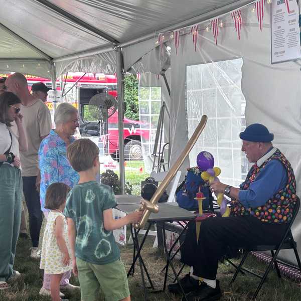 Foodies and families flock to Sharon Summer Book Signing event