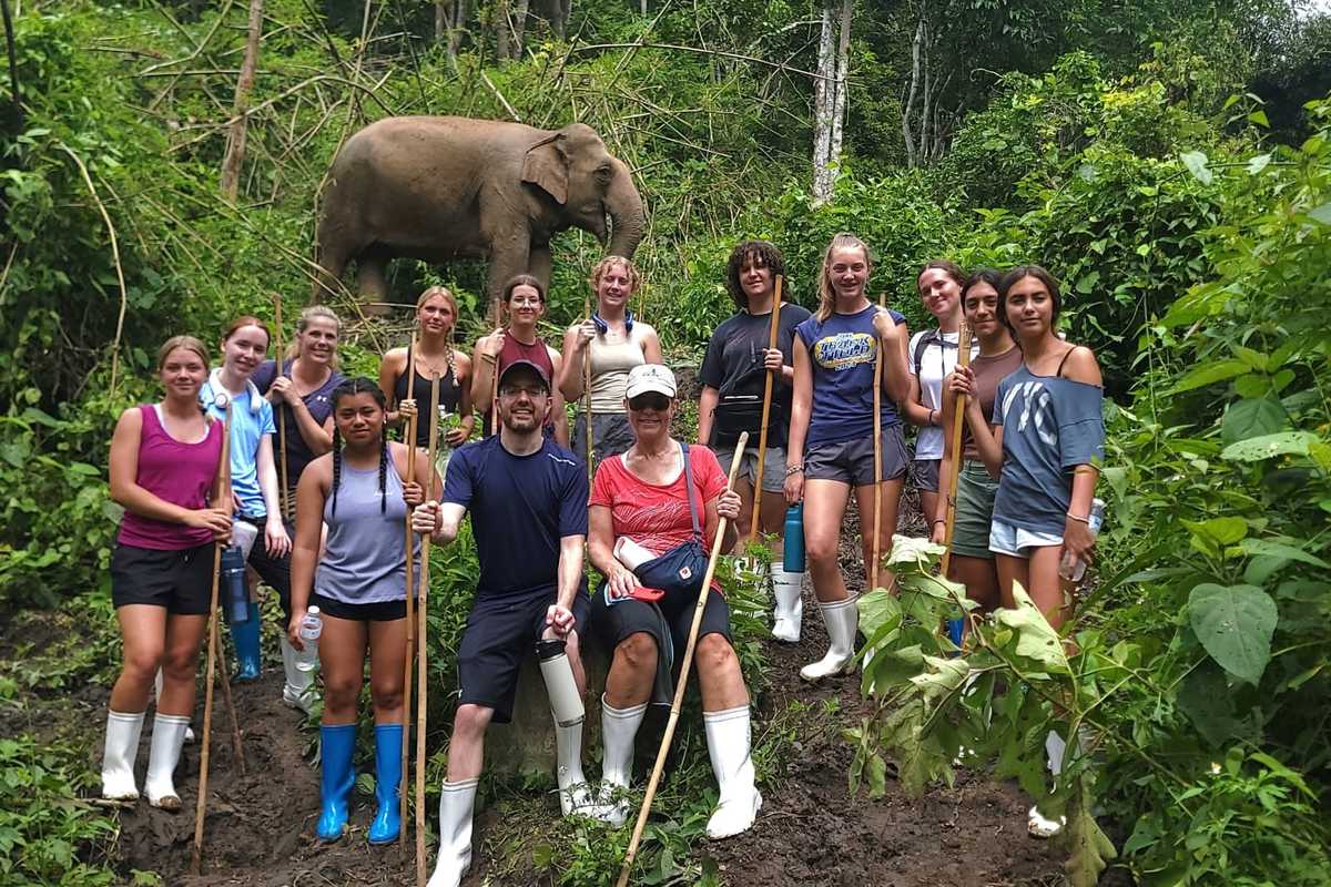 HVRHS students explore Thailand