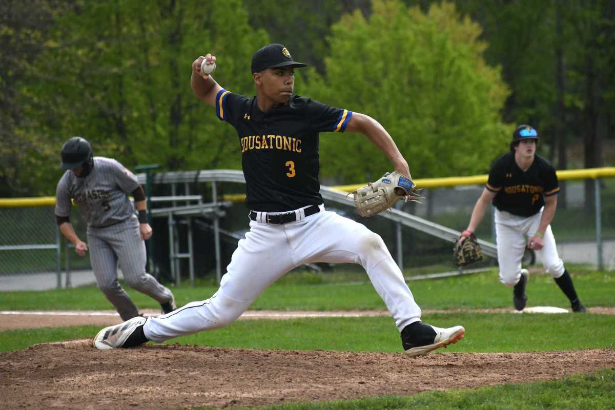 Mountaineers shut out Golden Bears 12-0