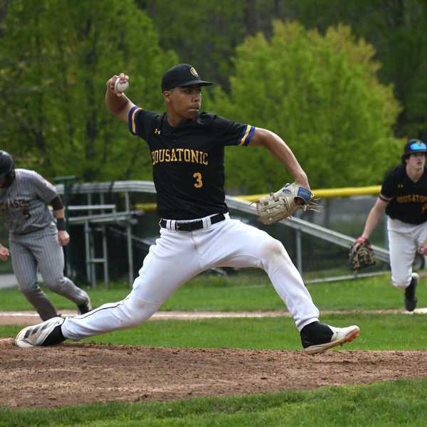 Mountaineers shut out Golden Bears 12-0