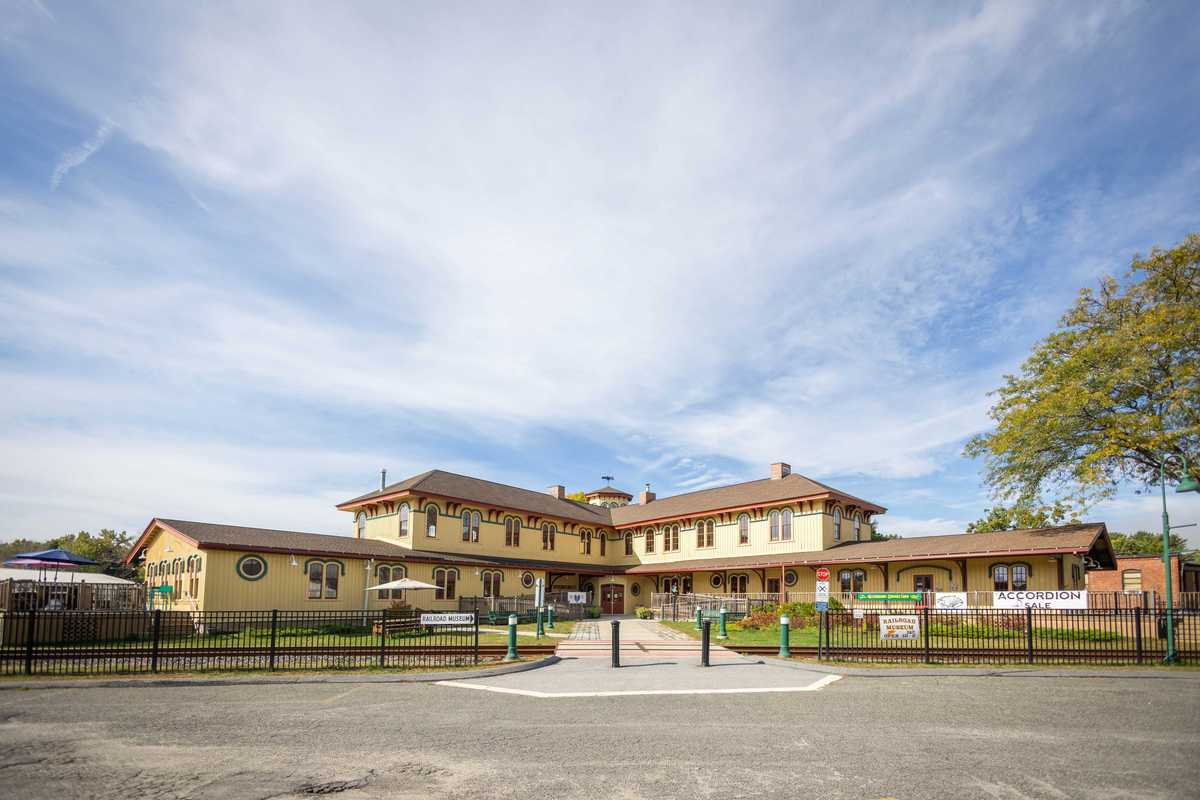 North Canaan median home price climbs to $340K