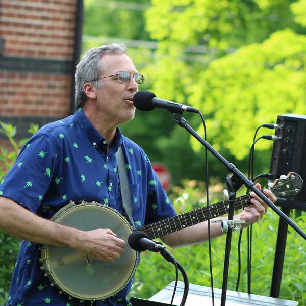 Singer-songwriter plays Revolution-inspired songs in Falls Village summer concert series