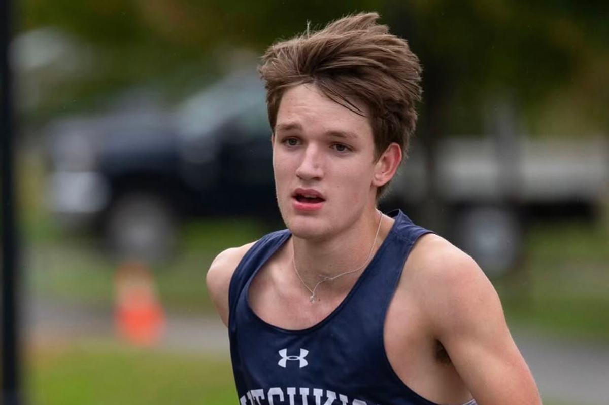 Rollins claims Founders League cross country title