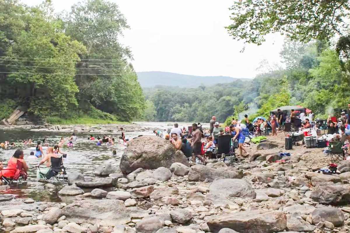 Kent swimming hole shut down for weekend due to crowds, trash