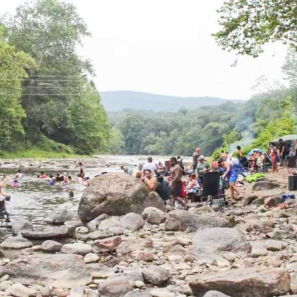 Kent swimming hole shut down for weekend due to crowds, trash