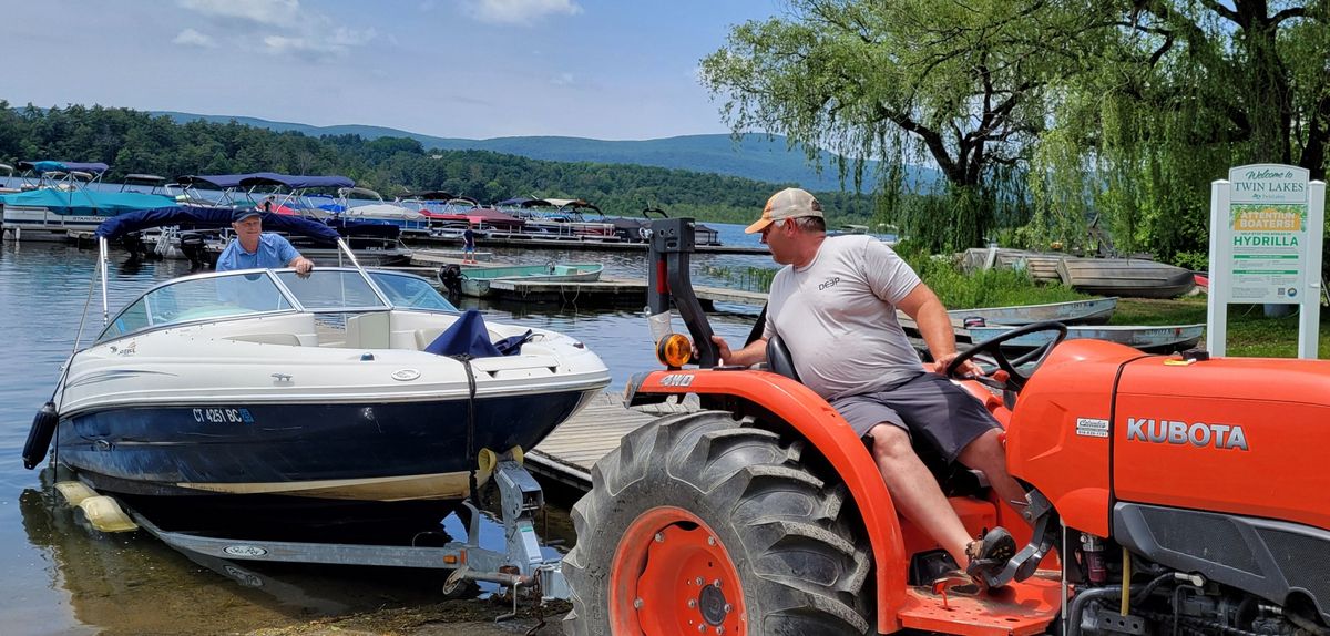 Twin Lakes group continues battle against invasive hydrilla despite delay in federal funding