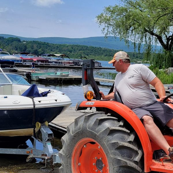 Twin Lakes group continues battle against invasive hydrilla despite delay in federal funding