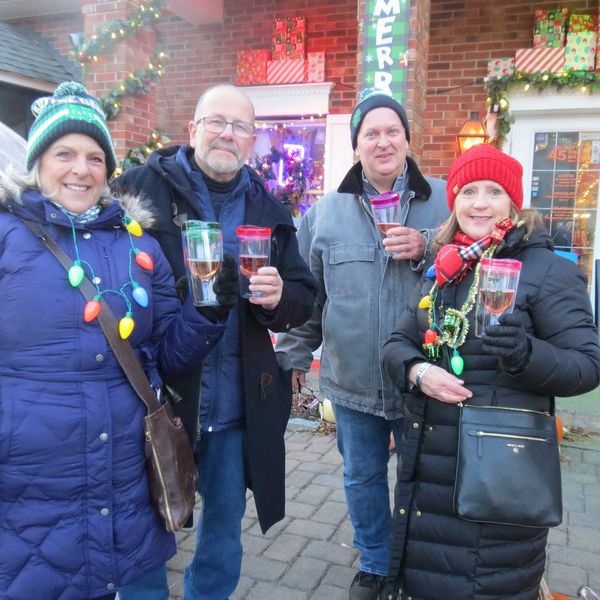 Kent’s Sip, Sparkle & Stroll draws hundreds in festive return