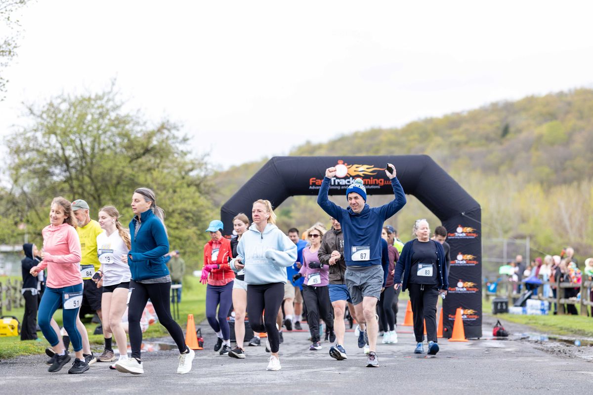 Rain doesn’t deter runners from 41st Sharon Classic Road Race