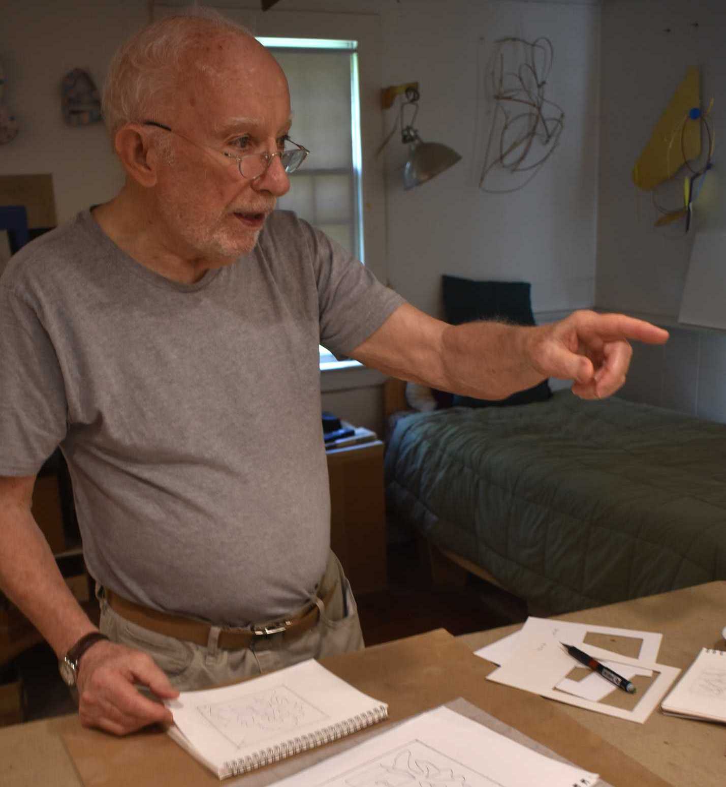At 90, artist Robert Cronin still finds new ways to paint