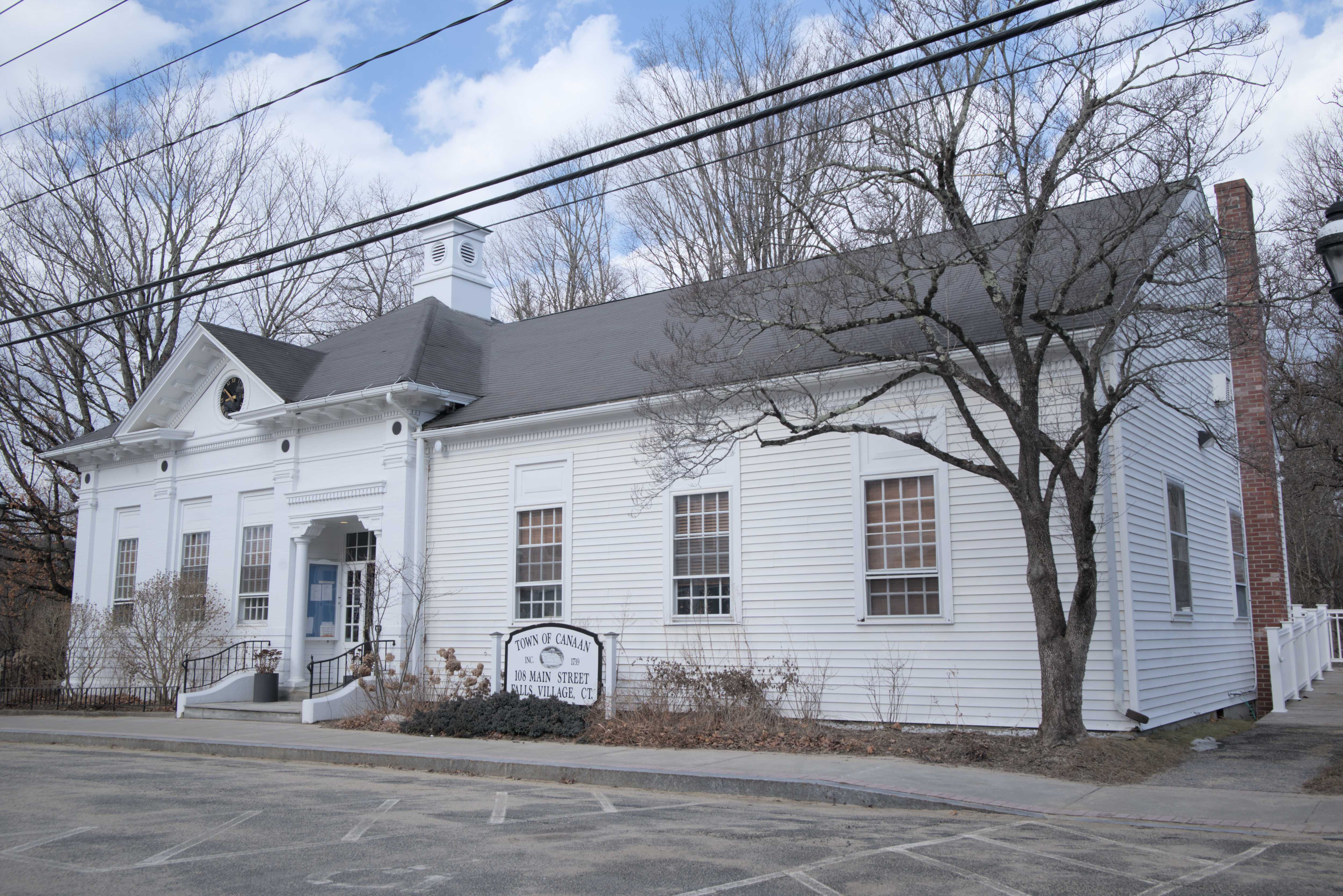 Falls Village Board of Ed. hears proposed spending plan for Lee H. Kellogg School