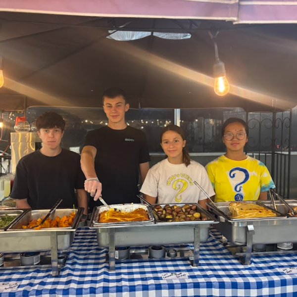 Robotics team raises $1,000 at annual dinner
