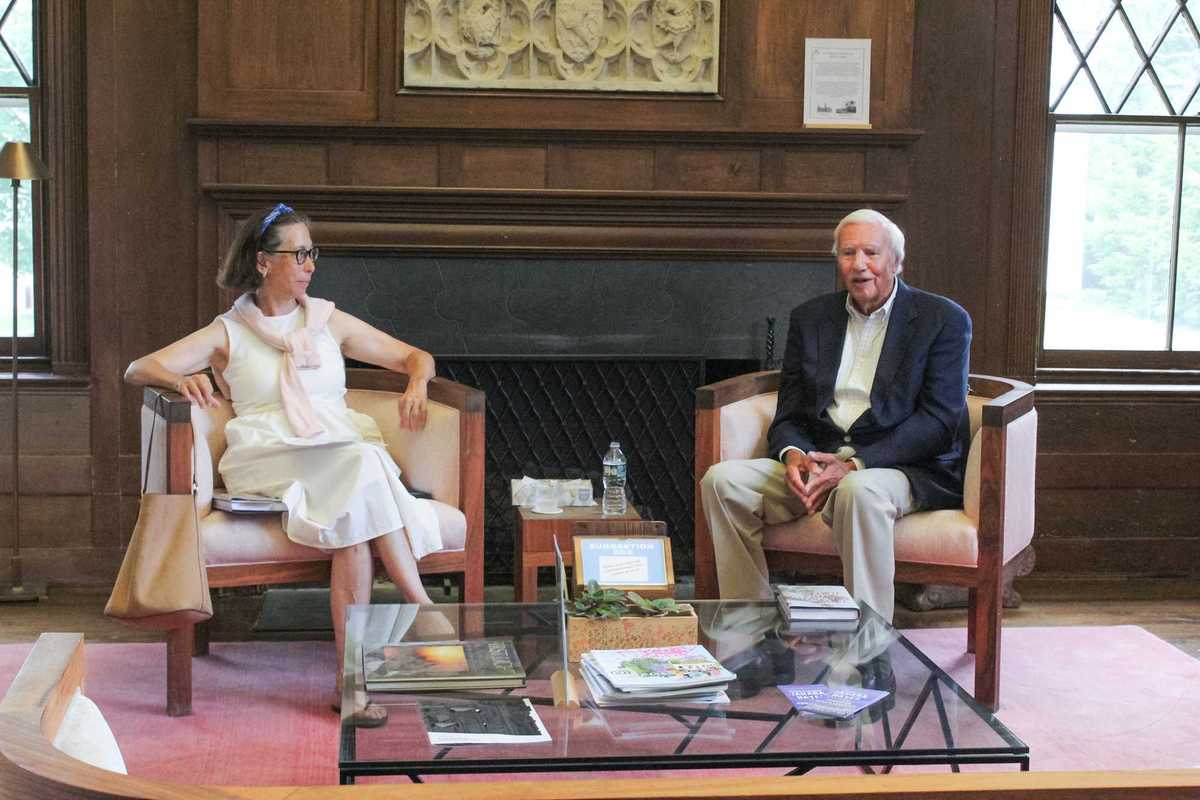 Retired lawyer discusses satirical legal novel at Scoville Library