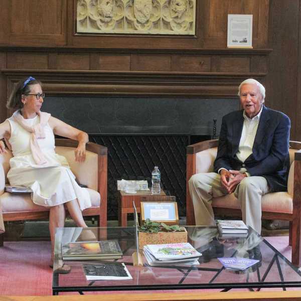 Retired lawyer discusses satirical legal novel at Scoville Library