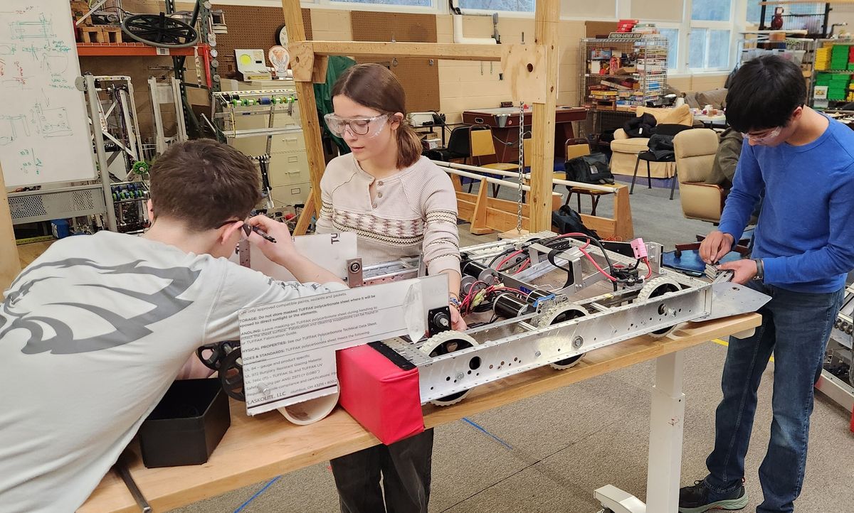 Circuit-savvy students gear up for robot competitions