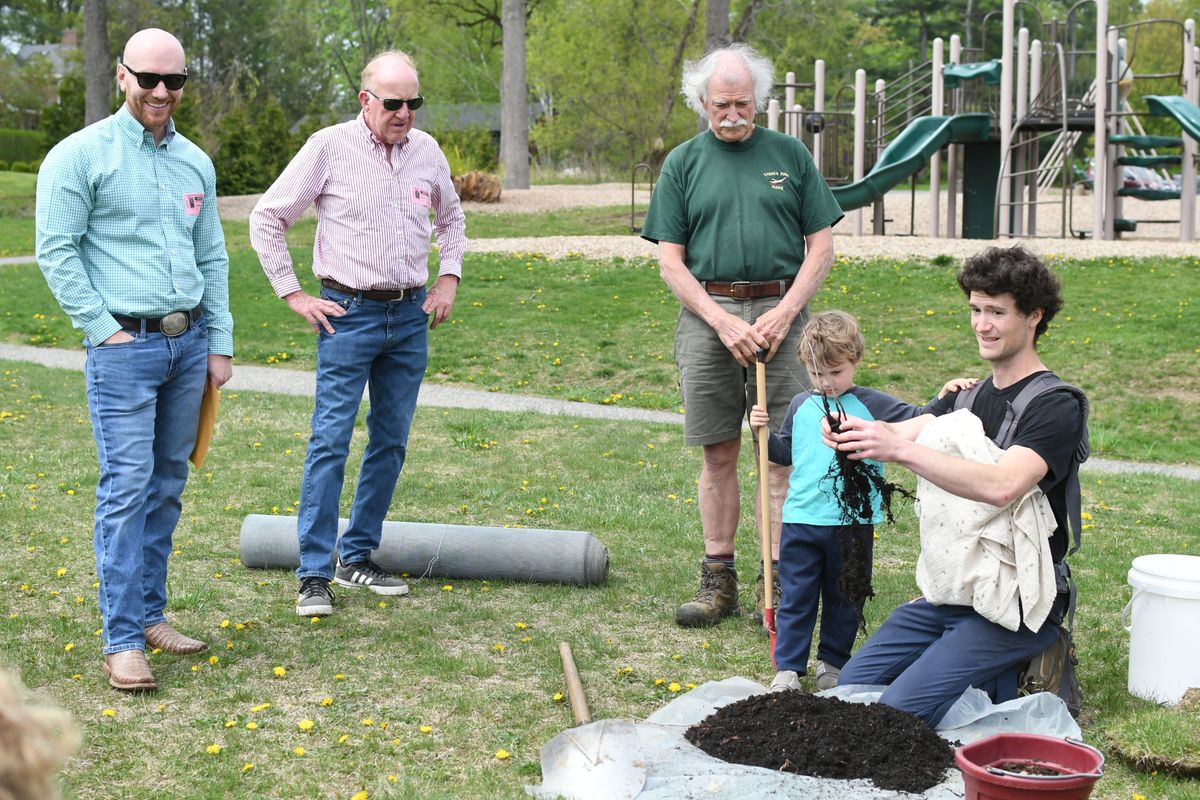 Sharon plants oak seedlings 
for inaugural Native Plant Month