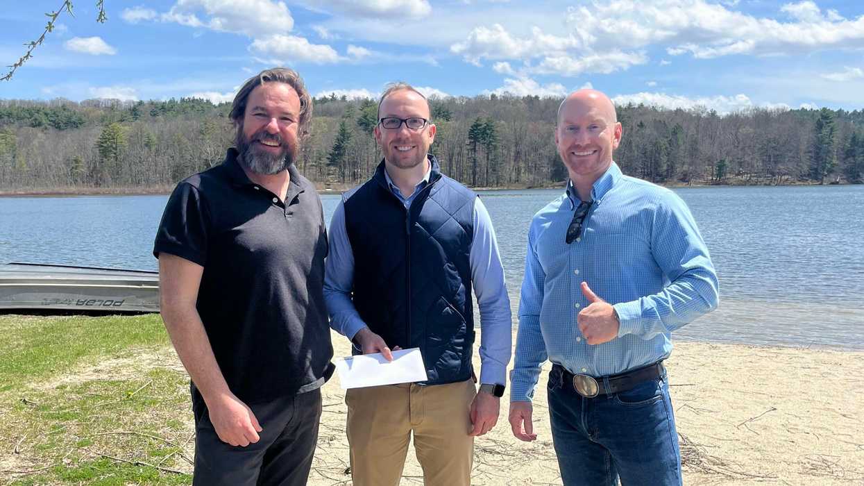 Lake association plans to tackle invasive plants in Mudge Pond