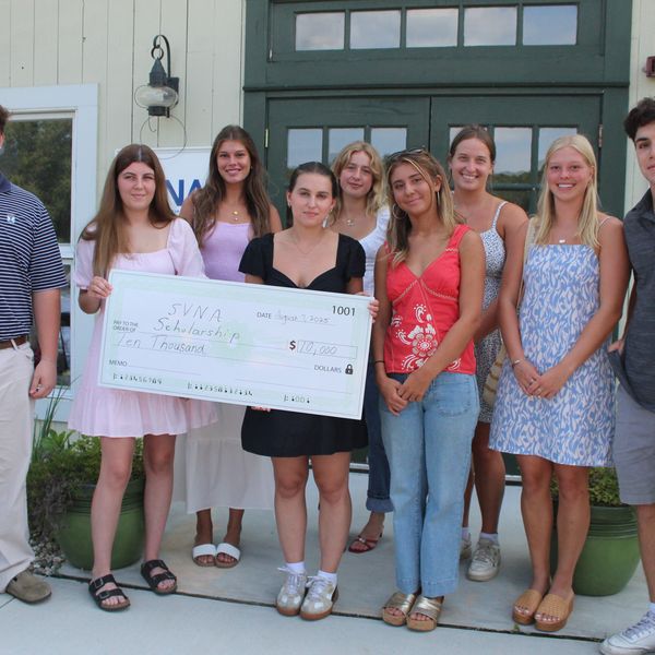 Scholarships support students pursuing medicine degrees