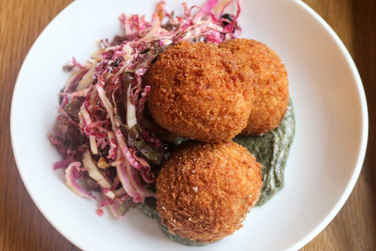 Eating invasives: Sustainability and indulgence unite at Swyft for Green Crab Week