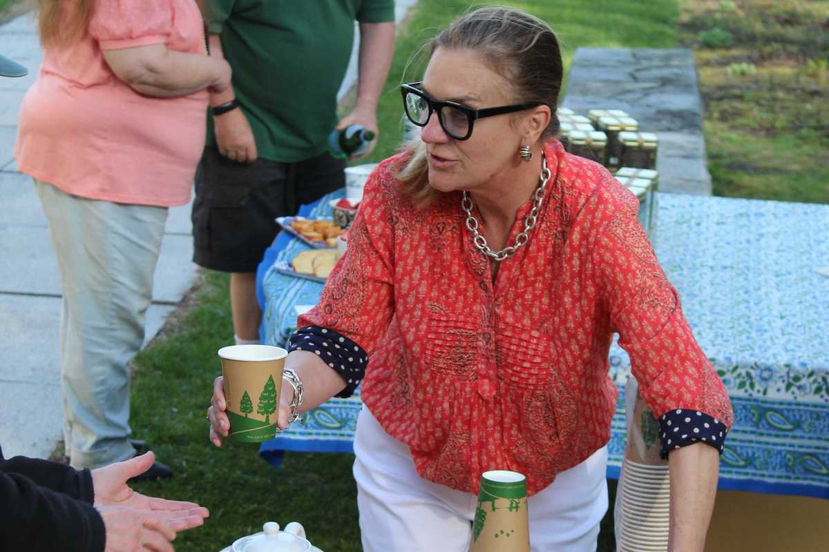 Harney examines tea’s history, taxes and tariffs at Scoville Library