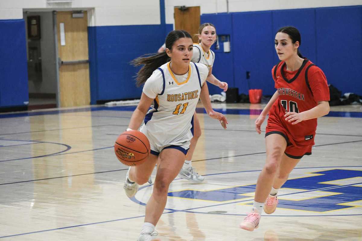 Housy girls reach BL semifinals