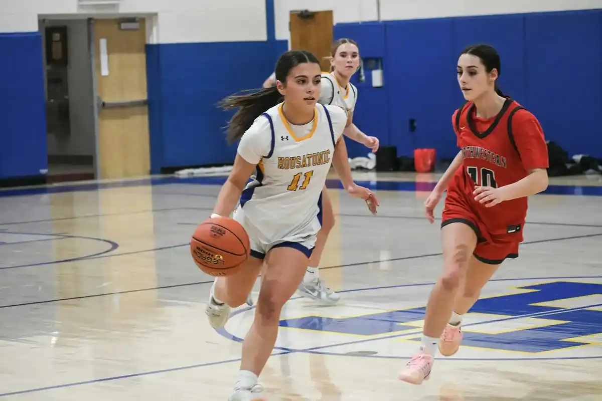 Basketball teams mark scoring records