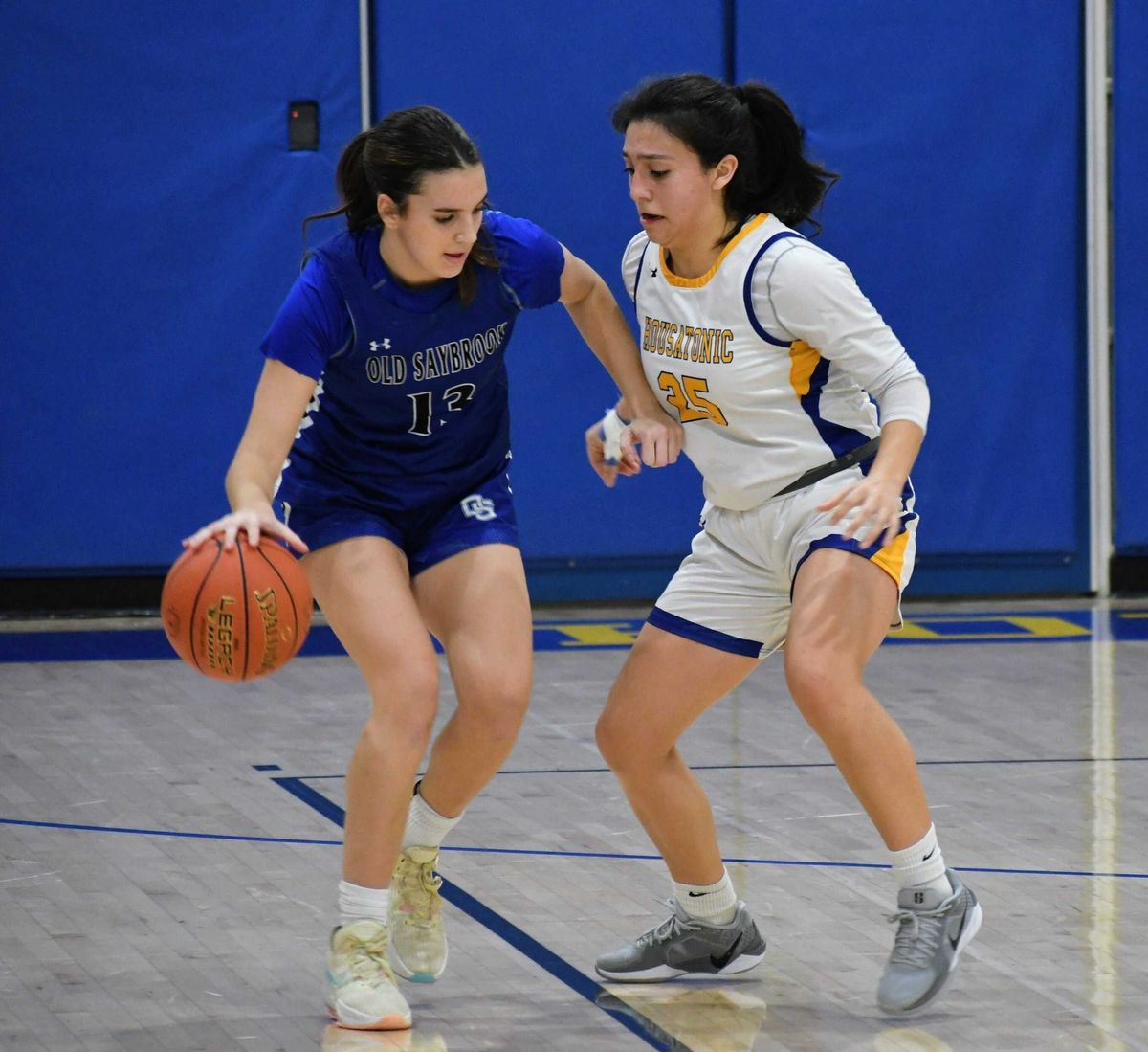 Old Saybrook wins 54-36 over Housy in state tournament