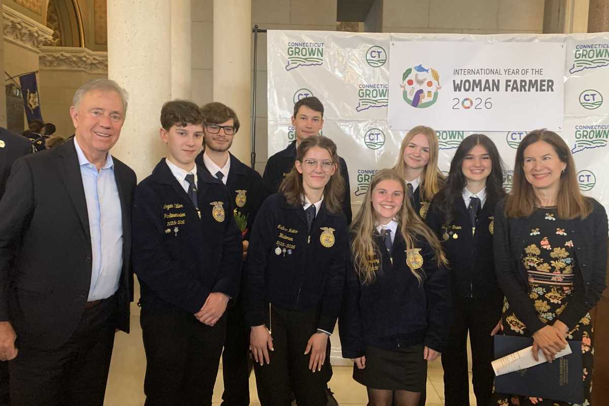 FFA students meet Gov. Lamont at Ag Day