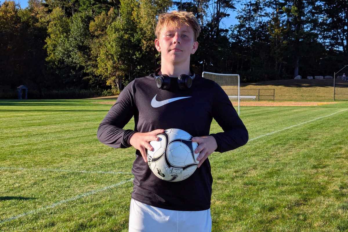 Arsenal invites HVRHS player to train in London