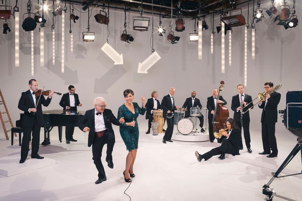 Enjoy a Bubbly Pink Martini This Year on New Year’s Eve
