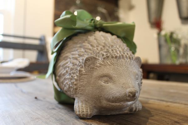 Yes, Virginia, there is still holiday gift shopping this year