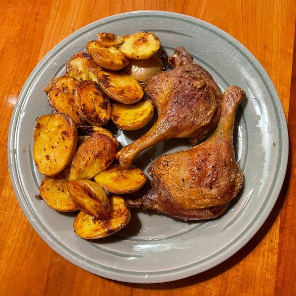 Recipe for roasted duck legs and potatoes
