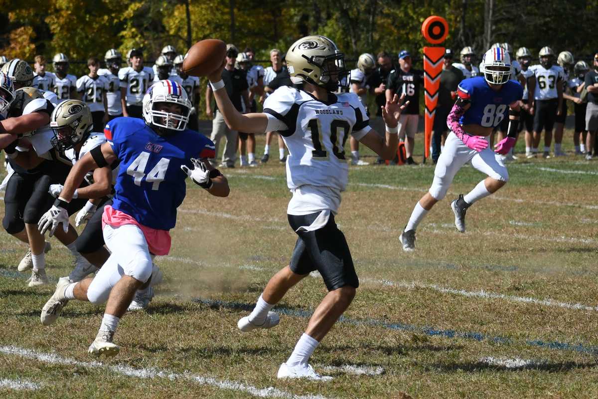 Yellowjackets lose to Hawks in Falls Village