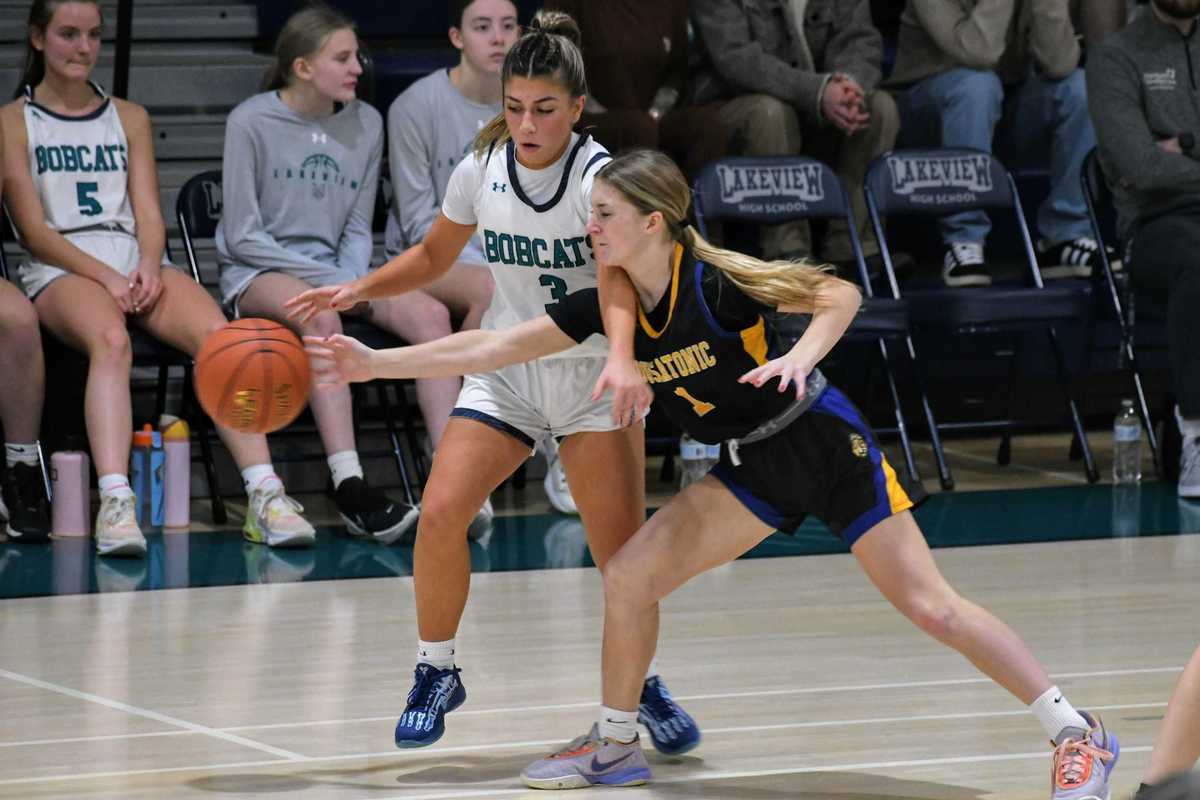 Housy girls steal overtime win against Lakeview