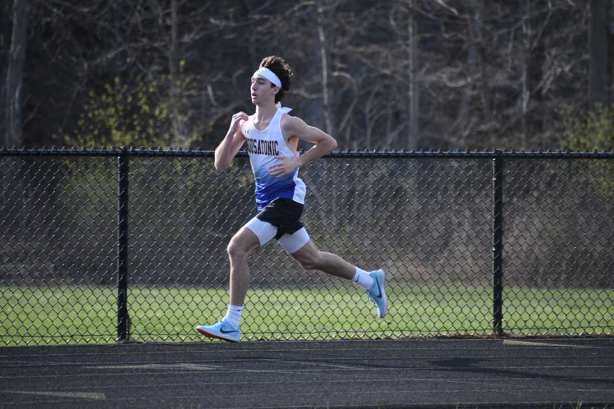 Boys 4x400 team breaks HVRHS school record