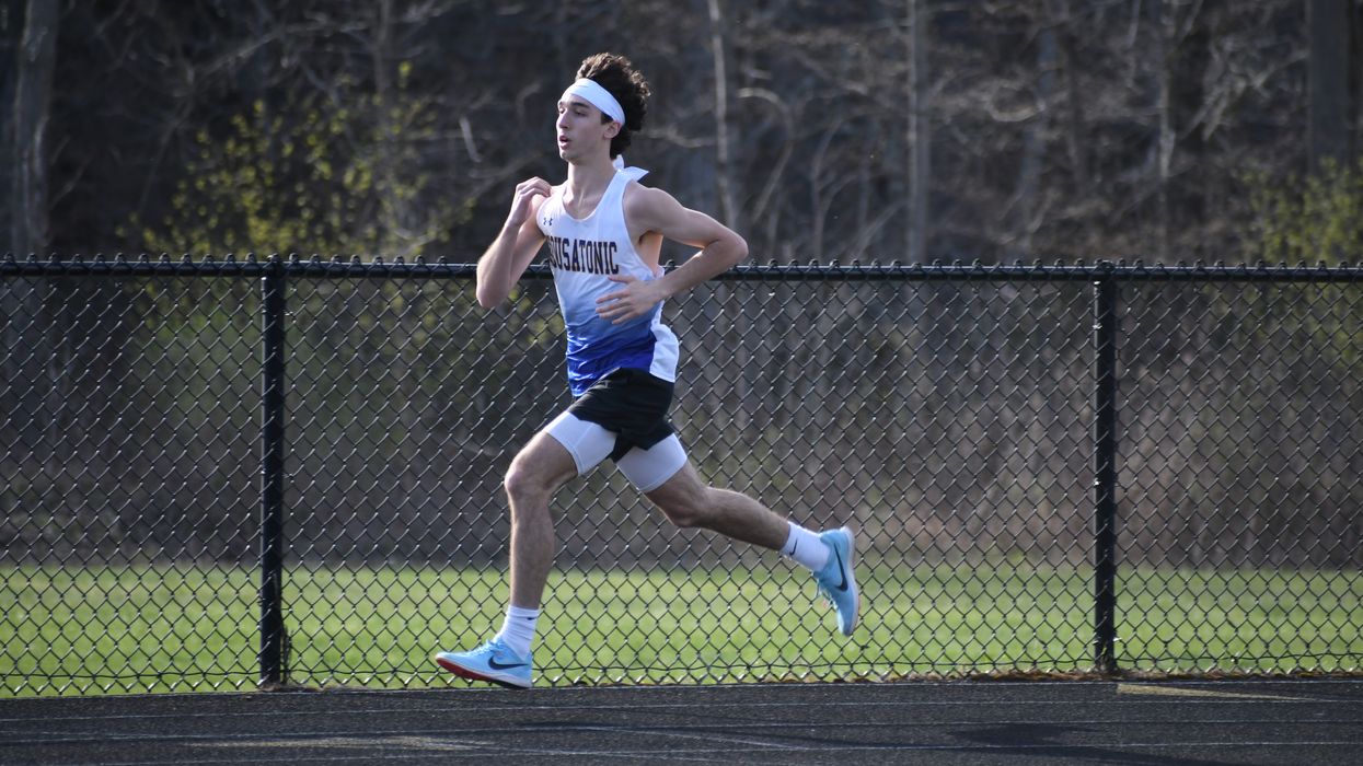 Boys 4x400 team breaks HVRHS school record