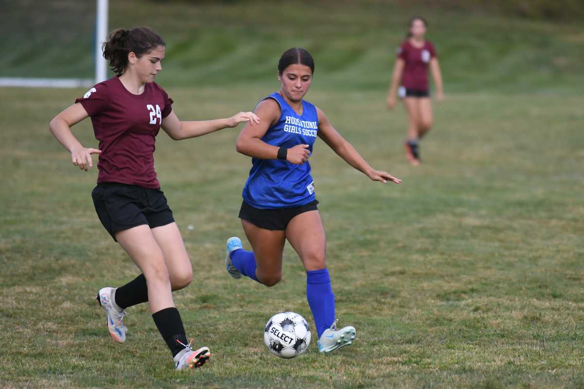 Housy girls start soccer preseason with a win