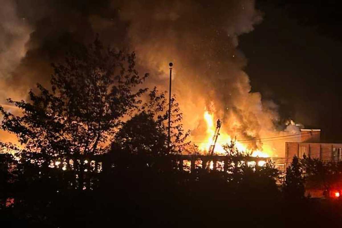 Fire claims old factory in Torrington